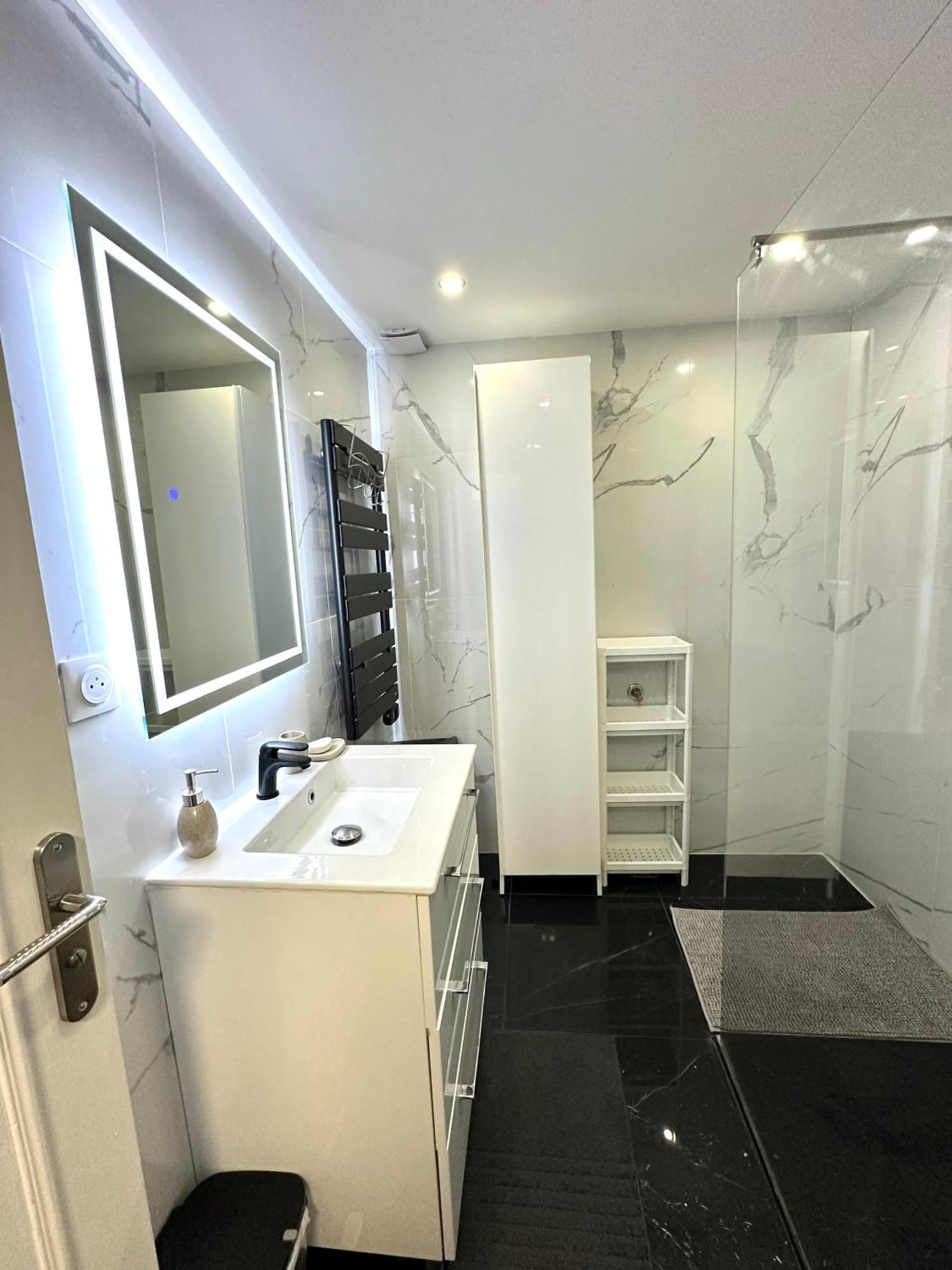Une Belle Maison Avec 2 Chambre Croix Luaran gambar